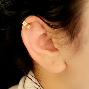1x Silver/ Gold Unisex Ear Cuff Earrings Cartilage Ear Wrap Hammered Polished Ear Climber Ring Clip on Helix Cuff No Piercing Earrings Studs