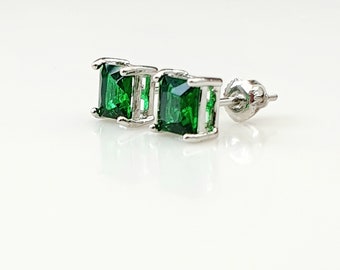 Handmade Silver Emerald Green Cubic Zirconia Square Stud Earrings