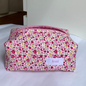 the makeup bag - beauty case - floral print cotton fabric zipper pouch - cosmetic bag - flowers
