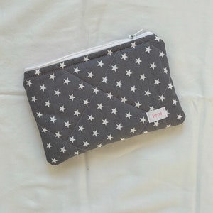 la bolsa - bolsa de maquillaje - tela de algodón con estampado de estrellas grises - estuche de belleza para bolsos - bolsa con cremallera rosa - regalo de Navidad - luz de las estrellas