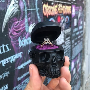 Totenkopf Ringschatulle - Gothic Schmuckschatulle für Ring - Ringschatulle - Handgefertigte Ringbox für Verlobungsringe - Geschenk für Liebhaber