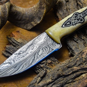 Pocket knife Folding knife Handmade Damascus Damascus Perfect gift with leather sheath Hunting Camping kitchen knife Unique #2216