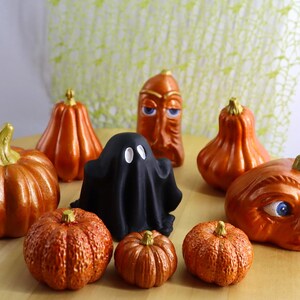 Large decorative pumpkin, cast in concrete, painted, Halloween decoration image 10