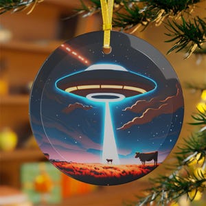 UFO Cow Abduction Szklana ozdoba, Miłośnik UFO, Zabawna ozdoba, Niepowtarzalny prezent, Prezent UFO