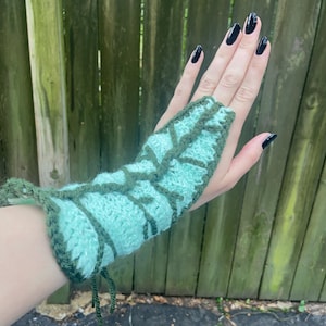 Leaf Gauntlets, Whimsical Nature Arm Warmers, Fairy Arm Covers, Renaissance Faire Gloves