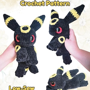Może przedstawiać: Wiele widoków wzoru na szydełko dla "Obsidian the Shadow Fox". Pluszowa zabawka jest czarna z żółtymi akcentami na uszach i ogonie oraz czerwonymi oczami. Widoczny jest również tekst "Low-Sew Digital Download".