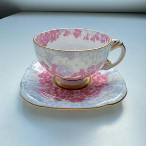 Wedgwood Harlequin Deco Bloom Tea Cup & Saucer – Pink Hydrangea – Fine Bone China – Vintage Floral Teacup Set – English Porcelain Gift