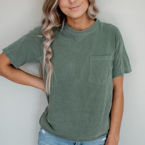 Comfort Colors Shirt, Heavyweight Pocket T-Shirt Washed Garment-Dyed %100 Cotton Trendy Soft Vintage Tees Old Looking Shirt Worn Shirt