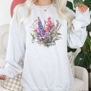 Wildflower Sweatshirt, Cottagecore Crewneck, Pastel Flower Sweatshirt, Oversize Pressed Flowers Hoodie, Gift for Flower Lover [E]