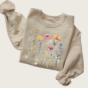 Wildflower Sweatshirt, Cottagecore Crewneck, Pastel Flower Sweatshirt, Oversize Pressed Flowers Hoodie, Gift for Flower Lover [E]