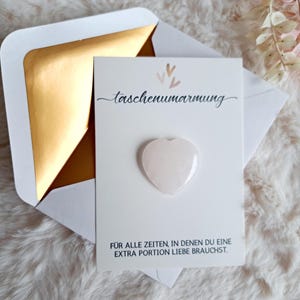 Taschenumarmung Herz Handschmeichler Aufmunterung Kleines Geschenk Edelstein Herz personalisiertes Geschenk Karte Mutmacher Trostspender