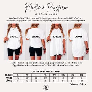 Puede incluir: Camisetas unisex blancas con las palabras "SMALL" y "LARGE" se muestran en modelos. La imagen incluye una tabla de tallas con medidas en cent&iacute;metros para las camisetas, que van desde la talla S hasta la 5XL. El texto "Ma&szlig;e & Passform" est&aacute; en la parte superior.