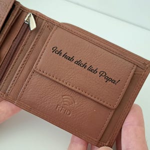 personalisierter Geldbeutel Geschenk Vater Geschenkidee Vatertag Präsent von Kind an Papa Kinderzeichnung Gravur Handschrift