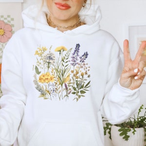 Wildflower Sweatshirt, Cottagecore Crewneck, Pastel Flower Sweatshirt, Oversize Pressed Flowers Hoodie, Gift for Flower Lover E Bild 6