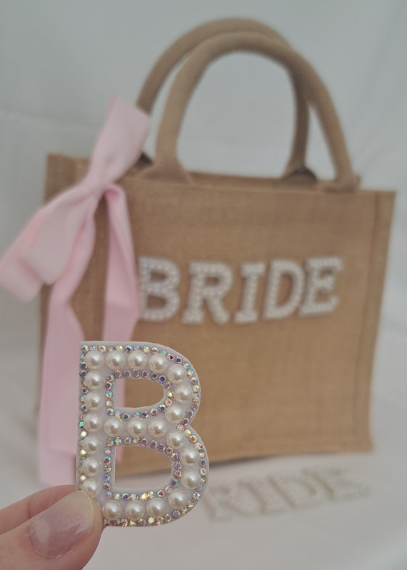 BRIDE Patches weiß Perlen Letter Braut Aufnäher Bride Strass Aufkleber Bridal Gift JGA Party Geschenk DIY Bride Jeans Jacke Brautgeschenk
