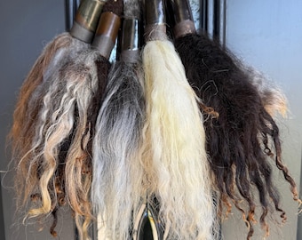 Borlas de lana con cuentas de cerámica hechas a mano