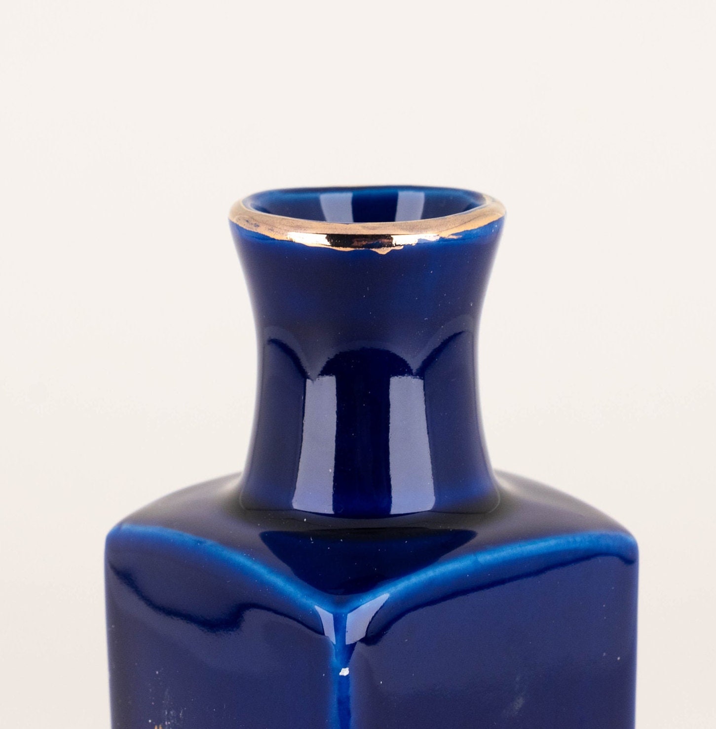 Vintage Cobalt Blue Porcelain Vase: Japanese Floral Wagon Decor