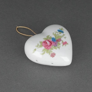 Vintage Ceramic Heart Shaped Pomander with Pink Flowers, Vintage Fragrance Diffuser, Refillable Potpourri Holder, Birthday Gift Girlfriend