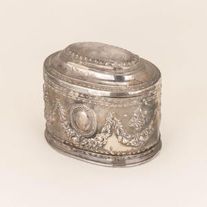 Heavy Vintage Oval Silver Plated Jewelry Box with Hinged Lid, Red Velvet Lined Trinket Box, Christmas Gift for Women