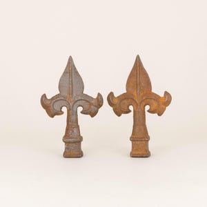 Vintage Cast Iron Fleur De Lis Finials, Decorative Fence Post Hardware, Rustic Fence Post Topper, Architectural Salvage, 2 Tops Available