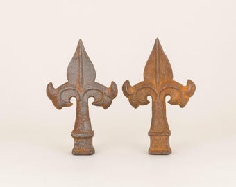 Vintage Cast Iron Fleur De Lis Finials, Decorative Fence Post Hardware, Rustic Fence Post Topper, Architectural Salvage, 2 Tops Available