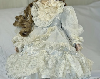 vintage Gorham Doll Nicole Musical "Memory" (Cats) 20” Dusty Blond Dark Brown Eyes 1984