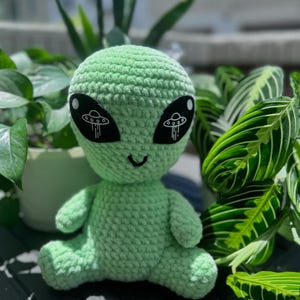 Crochet Alien, Alien Plushie, UFO Crochet, Green Alien, Cute Crochet, SciFi Crochet, Spooky Cute, Green Plush