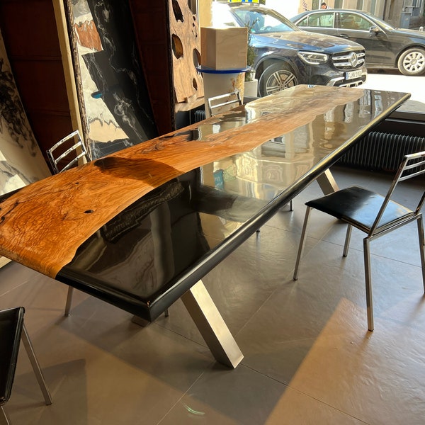 Beautiful black table in epoxy resin with 400-year-old olive wood.
