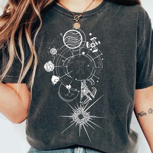 Outer Wilds Gaming Shirt, Indie Space Exploration Video Game T-Shirt, Retro Sci-Fi Graphic Tee, Cosmic Adventure Gamer Gift Unisex Shirt
