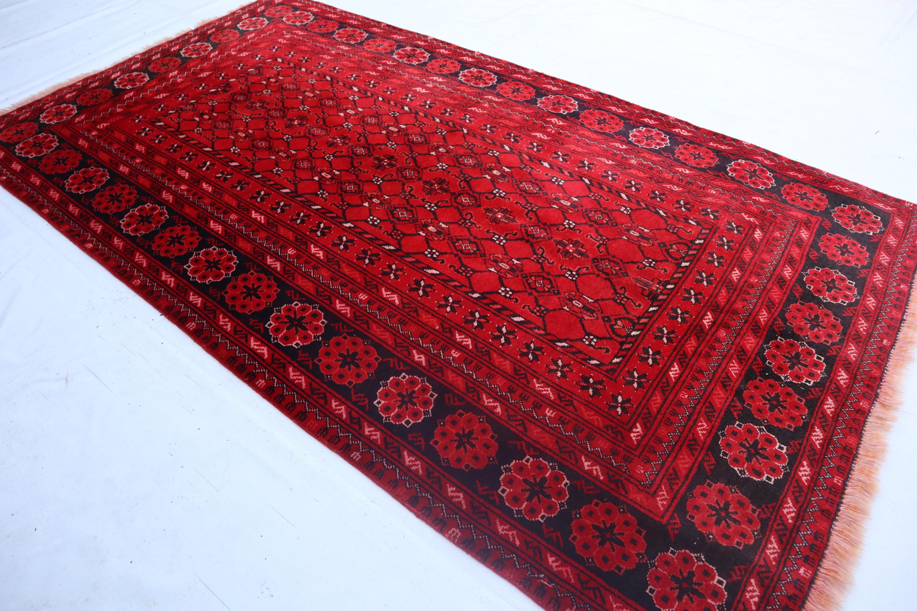 ウール製 赤い幾何学模様ラグ ウール製赤い幾何学模様ラグ 80x130cm - メルカリ