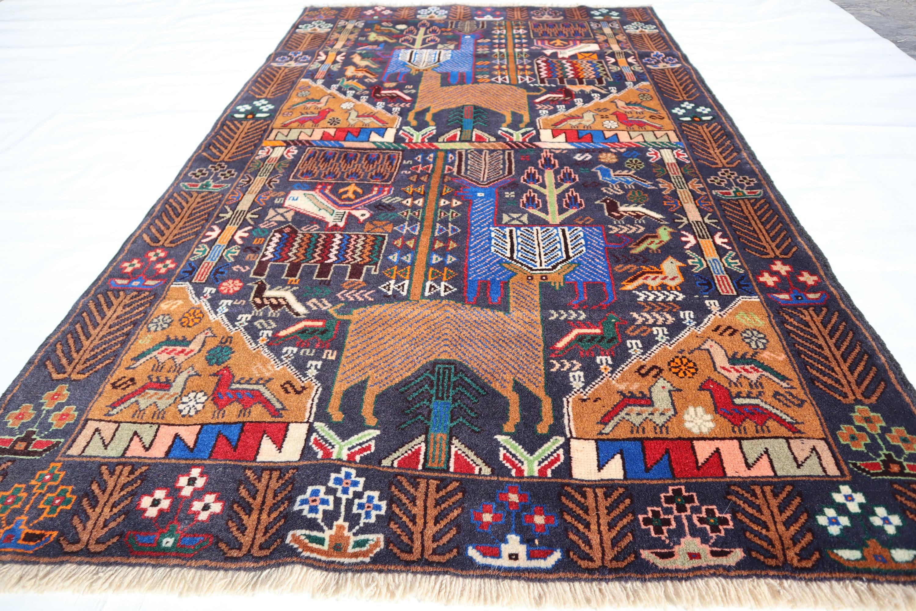 アフガニスタンの絵画的ラグ、4x7インチのハンドメイドウールラグ