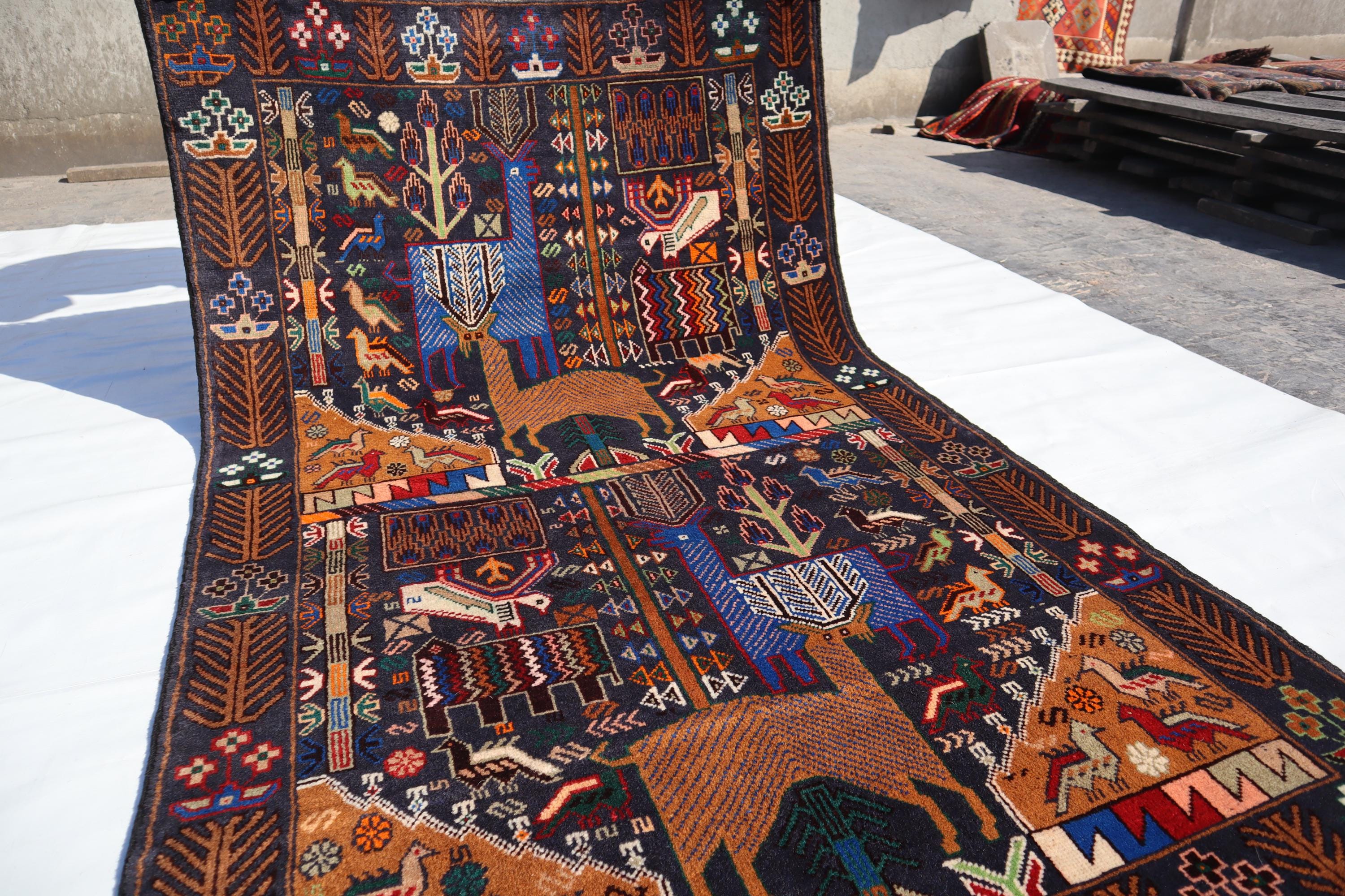 アフガンラグ　人物と動物　ヴィンテージラグ 6.jpg?fitin=272:272