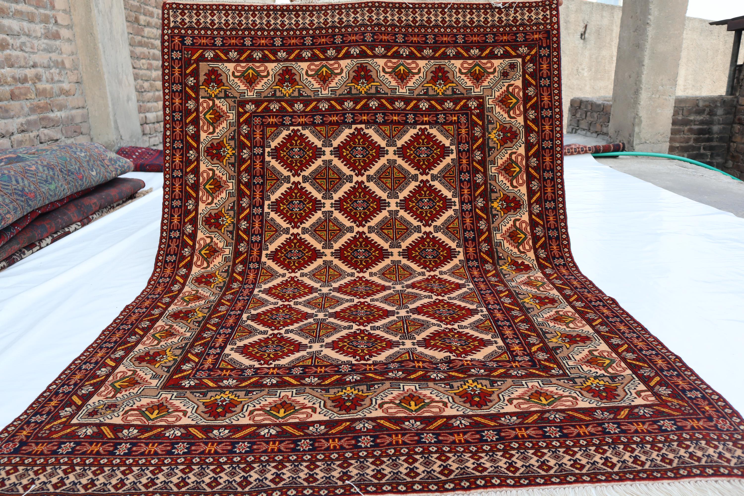 ビンテージラグ　伝統的　ウールラグ　アフガニスタン アフガニスタンのヴィンテージラグ、4x6インチのハンドメイド