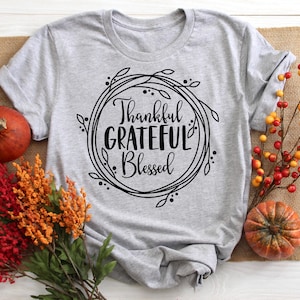 Dankbar Dankbar Gesegnet svg, Spruch svg, Thanksgiving svg, Herbst svg, Herbst svg, Blumenkranz svg, dxf, png, drucken, schneiden Datei, herunterladen