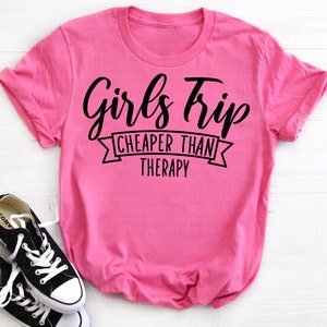 Meisjes reis goedkoper dan therapie SVG, meisjes reis SVG, meisjes weekend SVG, DXF, EPS, meisjes weekend shirt, print, cut-bestand, Cricut, silhouet