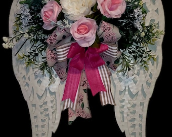 Angel wings in pink