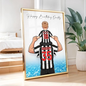 Stampa personalizzata per padre e figlio a tema calcistico, poster personalizzato con maglia del Newcastle, decorazione per appassionati di calcio. immagine 2