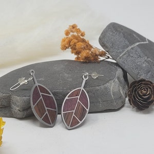 Boucles d'oreilles en forme de feuille en métal et bois, plant lover, bijoux en bois