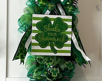 Wreath/Swag / Shake Your Shamrock / St Patrick’s Day / Cute Irish Wreath / Shades of Green / Black White Ribbon / Swag