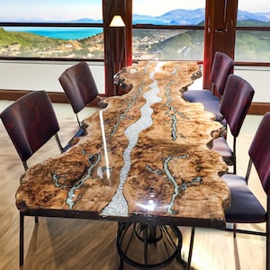 Mesa de comedor de madera epoxi brillante nocturna, mesa de comedor de piedra de borde vivo, mesa de resina Mazel hecha a pedido