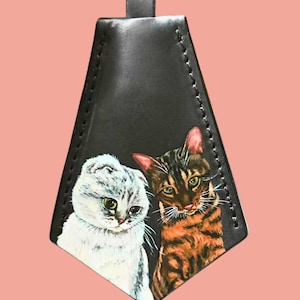 Handbemaltes Mehrere Haustier Leder Taschenanhänger-Unikates Personalisiertes Geschenk - Handgemachter Taschenanhänger - Haustier Portrait - Hundegrave - Leder Accessoires