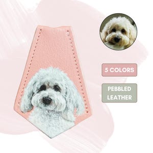 Nouvelle étiquette de sac en cuir peinte à la main en cuir grainé - Cadeau personnalisé unique - breloque de sac fait main - Portrait d'animal de compagnie - Mémorial de chien personnalisé