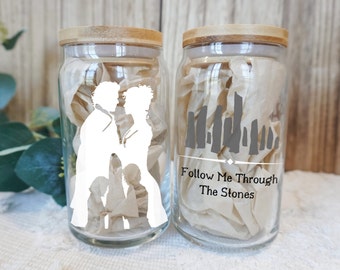 Follow Me Through The Stones Jamie and Claire Sassenach 16 oz glass with glass straw and bamboo lid