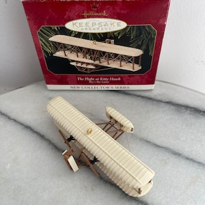 Hallmark Keepsake The Flight at Kitty Hawk Christmas Ornament