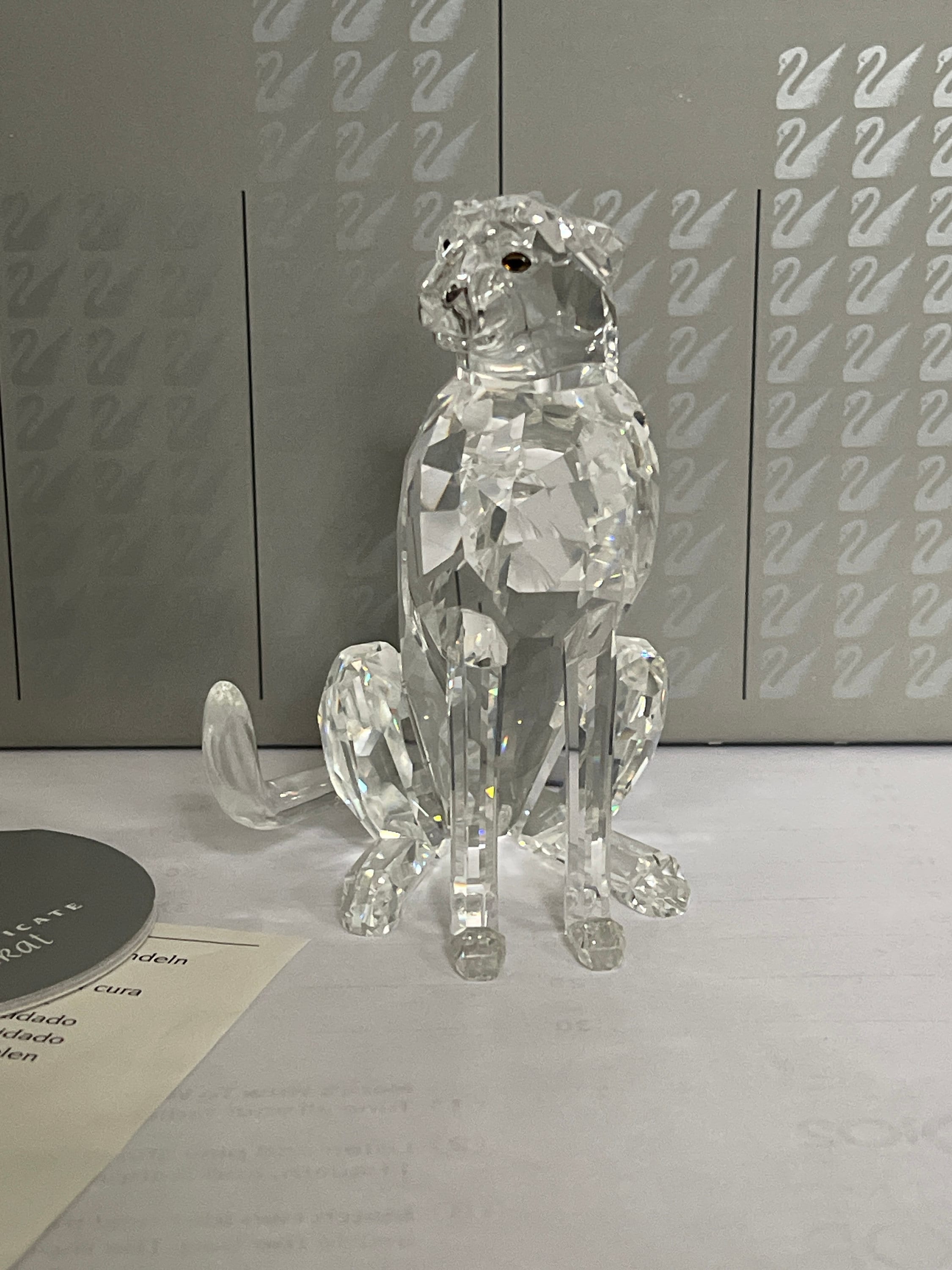 人気定番の Swarovski Crystal CHEETAH #183225 Retired African Wildlife 置物