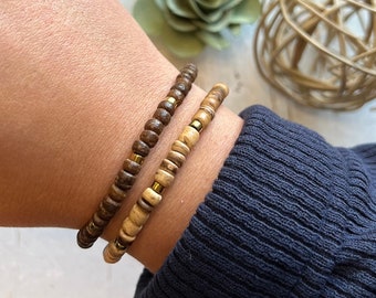 Golden Earthtones: Chic Bracelet with Light and Dark Brown Hues and gold spacers