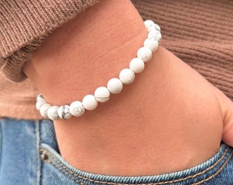 Handmade Howlite Beaded Bracelet – White Marble Stone, Stretch Fit