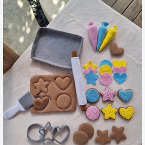 Felt Cookie Baking Food Set, Plush Toys Pretend Play, Montessori, Play Kitchen market toys, rolling pin, cookie cutters, icing bags, tray