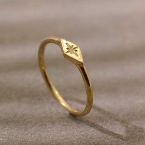 Star Signet Ring, Starburst Ring, Gold Stacking Ring, North Star Ring, Galaxy Ring, stacking Ring,  Minimalist Ring, Celestial Ring