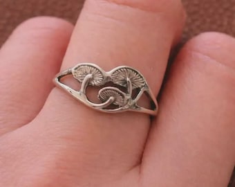 Anello a forma di fungo in argento sterling, anello botanico ispirato alla natura, gioielli Cottagecore, anello in argento minimalista fatto a mano, regalo per lei ispirato ai boschi